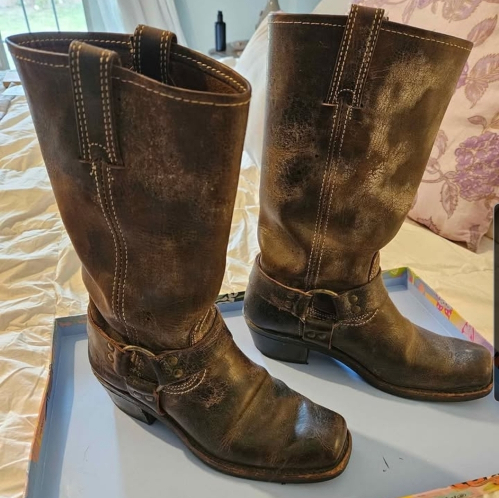 Frye Grey Textured Genuine Leather Boots